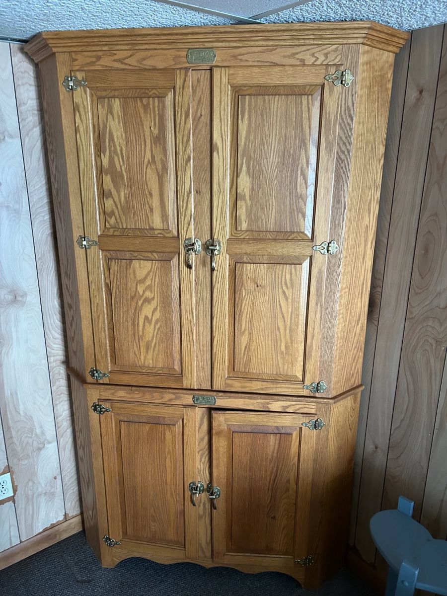 Large Oak Entertainment Center. Name Brand and Solid.