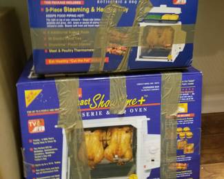 Home countertop rotisserie oven. 