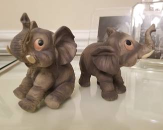 Andrea by Sadek elephant figurines. 