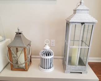 Decorative coach lanterns. 