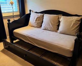 Trundle Day Bed