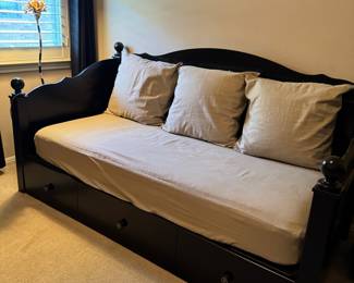Trundle Day Bed