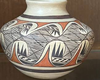 Anello Nampayo Acoma signed Native American pottery