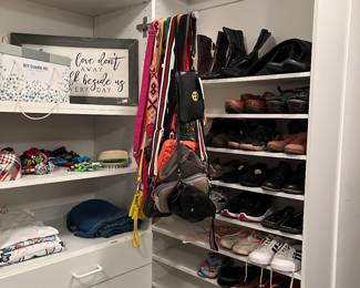 Sz 9 women’s shoes