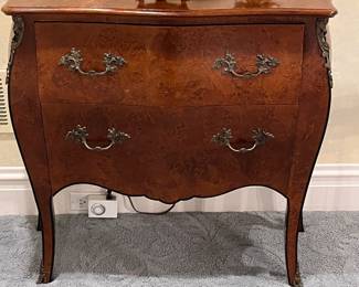 Pair bombe style hall chests