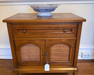 Petite cabinet - White Furniture