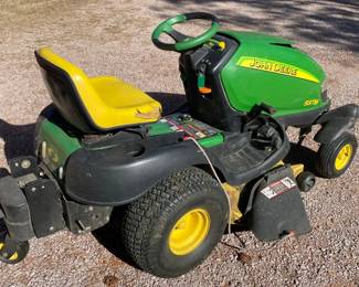 John Deere SST16 Lawn Tractor