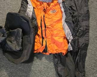 Mens Harley Davidson Rain Gear and Storage Bag.