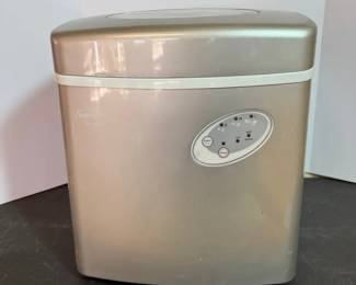 Ice machine Sunbeam Model HZB15 w User Manual