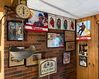 Cash out Room
Cigarette signs 