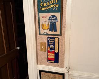 Dining Room 
Pabst beer sign