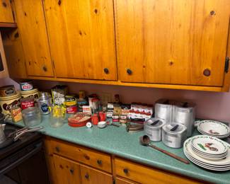 Kitchen 
Tins & spice holders