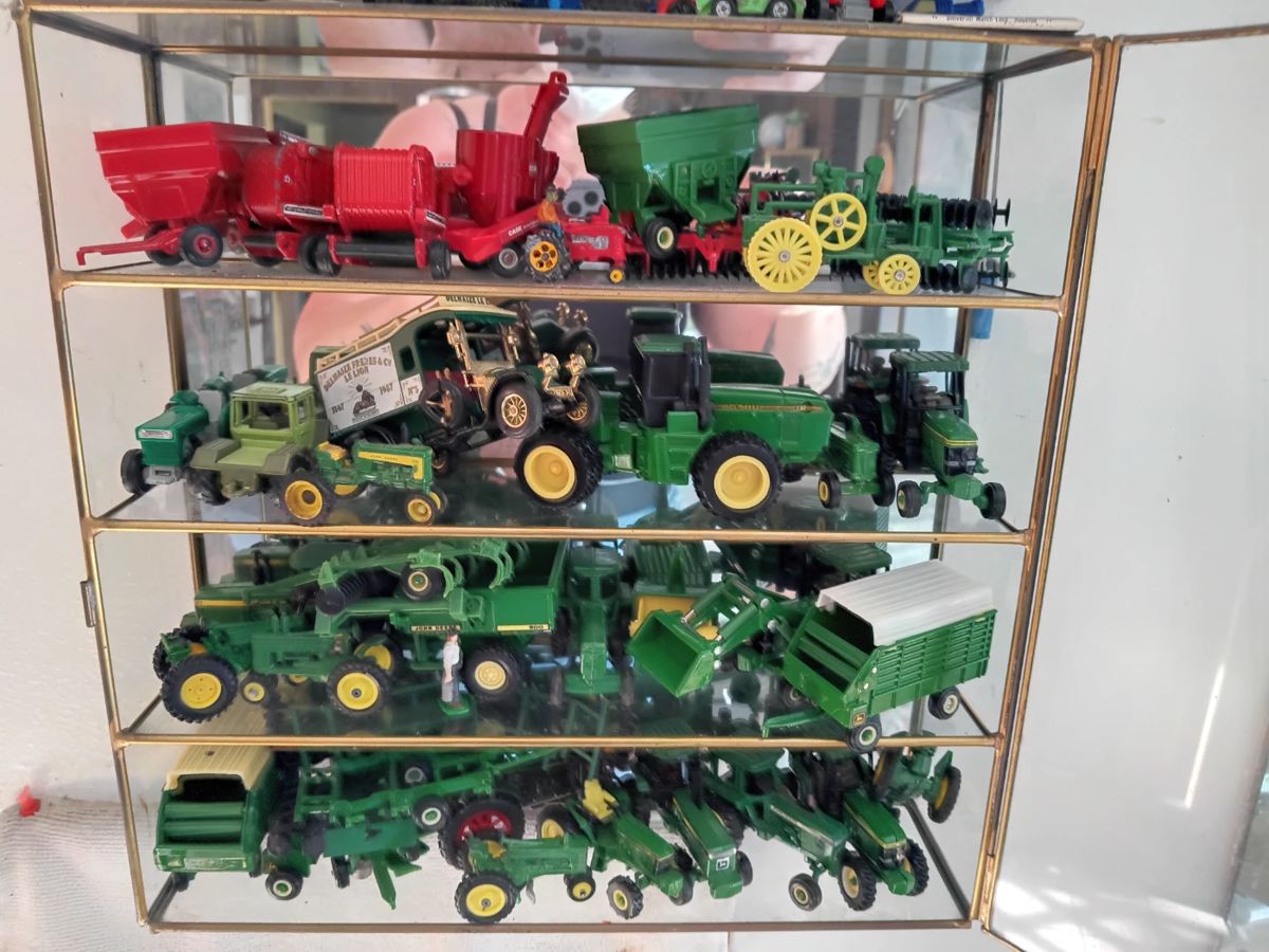 Vintage John Deere figures.