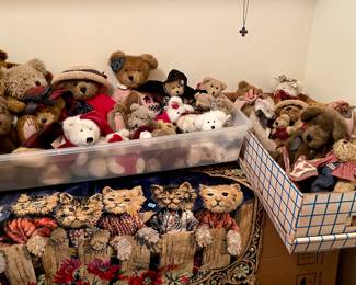 Stuffed Boyd’s Bears galore!