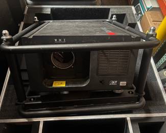 Barco RLM-W12 11,500 Lumens WUXGA 3-Chip DLP Projector w/ Case