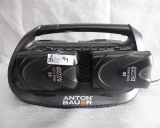 Anton Bauer Performance Series Quad Charger V-Mount 8475-0121 w/ 4  Bauer 90 V Mount Batteries