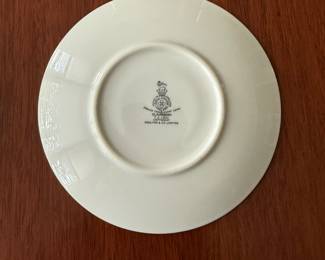 Clairmont
by ROYAL DOULTON
9 dinner plates
8 salad plates
8 Bread and butter plates
8 Footed cups
9 cup saucers
2 bowls
1 serving bowl - Asking $299 - Will negotiate.