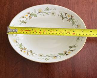 Clairmont
by ROYAL DOULTON
9 dinner plates
8 salad plates
8 Bread and butter plates
8 Footed cups
9 cup saucers
2 bowls
1 serving bowl - Asking $299 - Will negotiate.