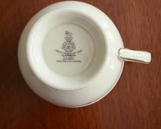 Clairmont
by ROYAL DOULTON
9 dinner plates
8 salad plates
8 Bread and butter plates
8 Footed cups
9 cup saucers
2 bowls
1 serving bowl - Asking $299 - Will negotiate.