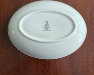 Clairmont
by ROYAL DOULTON
9 dinner plates
8 salad plates
8 Bread and butter plates
8 Footed cups
9 cup saucers
2 bowls
1 serving bowl - Asking $299 - Will negotiate.
