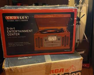 Crosley Entertainment Center. RCA SelectaVision VideoDisc Player, Maxwell Tripod