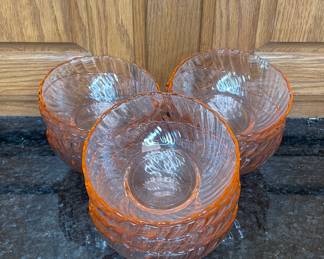 Pink depression glass bowls vtg