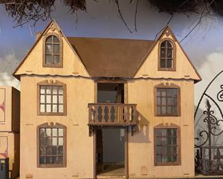 Vintage doll house 