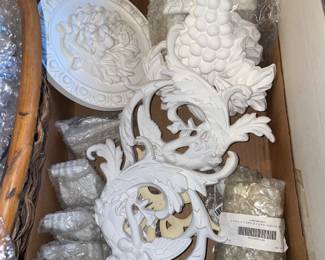 Decorative moldings & medallions