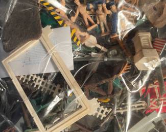 Model train set accessories vtg