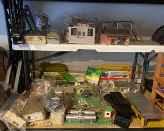 Doll house furniture & accessories 