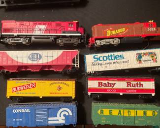 Vtg HO scale or O gauge model trains including Anheuser Busch, AHM, RDG, Conrail 