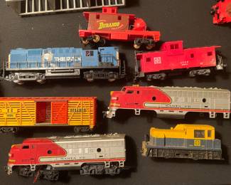 Vtg HO scale or O gauge model trains. 

