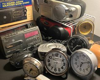 Vintage boom boxes, radios & alarm clocks 