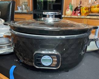 Slow cooker 