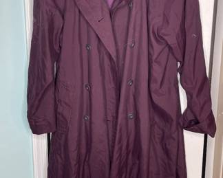 Silhouettes vtg trench coat