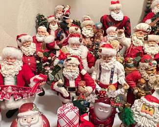 A selection of vintage Santa Clauses 