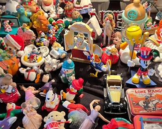 Hundreds of Hallmark Keepsake Ornaments 