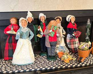 Byers Choice Dolls & Department 56 Houses