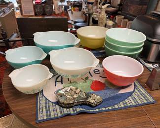 Back living space through kitchen.