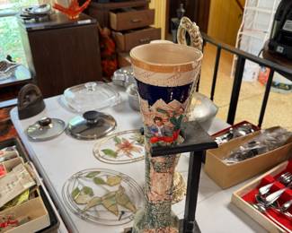 Back living space through kitchen.