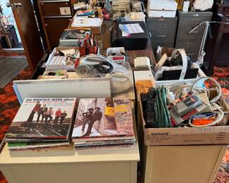 Back living space through kitchen.