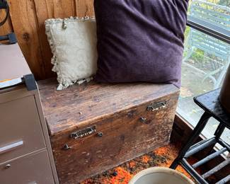 Back living space through kitchen.