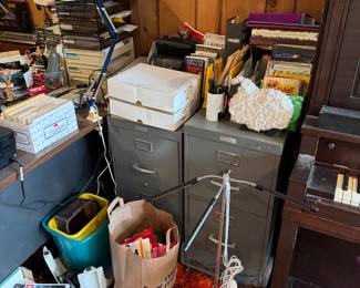 Back living space through kitchen.