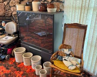 Back living space through kitchen.