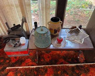 Back living space through kitchen.