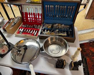 Back living space through kitchen.
