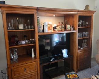 Entertainment Unit $500