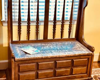 Vintage hamper seat...