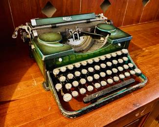 Royal Model P typewriter (ca. 1930)...