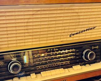 Vintage Telefunken "Concertino" in beautiful working condition! (detail)...